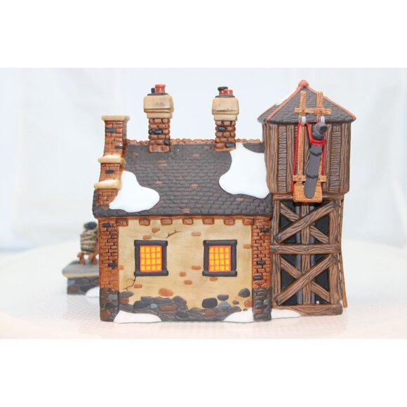 Dept 56 Diskens Village - The Locomotive Shed & Water Tower - Picture 5 of 6